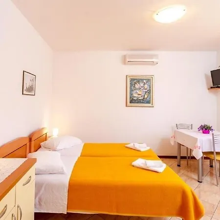 Davor Apartment *